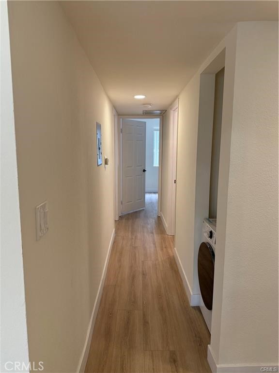 1207 North Columbus Avenue, 202 photo 7