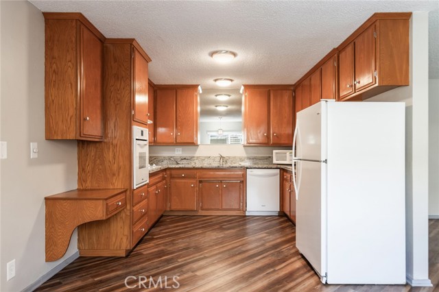 3695 Linden Avenue, Long Beach CA: https://media.crmls.org/medias/37707c1d-3c7c-48b9-ab48-560e90611779.jpg