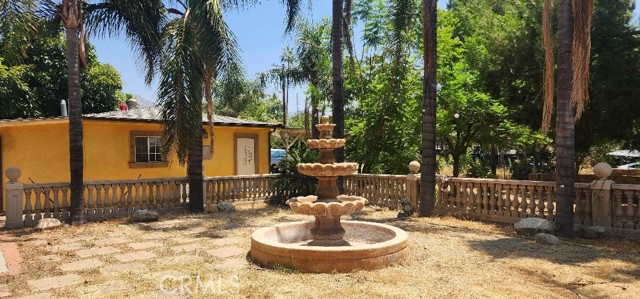 Detail Gallery Image 13 of 44 For 13573 Gladstone Ave, Sylmar,  CA 91342 - 3 Beds | 2/1 Baths
