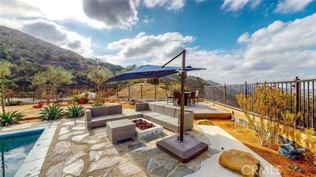 Detail Gallery Image 4 of 36 For 7300 Santa Susana Pass Rd, Simi Valley,  CA 93063 - 3 Beds | 2/1 Baths