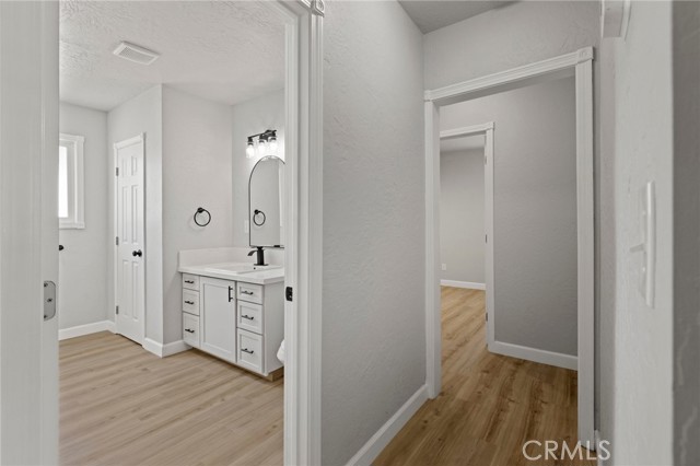 211 E Grangeville Boulevard, Hanford CA: https://media.crmls.org/medias/3771db91-1e4f-4bfc-90f1-e61b0b533c8f.jpg