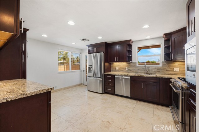 Image 5 of 43 For 43349 Martini Court B