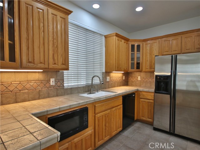 504 Dahlia Avenue, Corona del Mar CA: https://media.crmls.org/medias/37729326-e38e-450c-86a2-752cb01b3ea6.jpg
