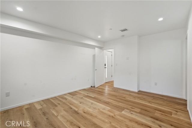 Detail Gallery Image 2 of 22 For 121 1/2 S Coronado St, Los Angeles,  CA 90057 - – Beds | – Baths