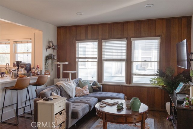 1517 E 1st Street, Long Beach CA: https://media.crmls.org/medias/37738ac9-3010-427a-87cb-d6f22020da42.jpg