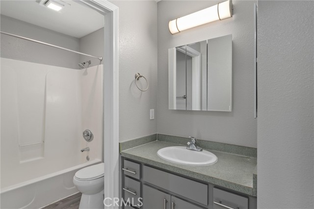 Detail Gallery Image 10 of 24 For 2159 Elm St #1,  Chico,  CA 95928 - 4 Beds | 2 Baths