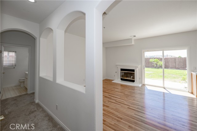 Detail Gallery Image 5 of 20 For 13056 Hagar St, Sylmar,  CA 91342 - 4 Beds | 3 Baths