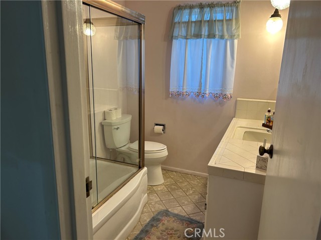 Detail Gallery Image 10 of 13 For 7941 Wentworth Ave, Sunland,  CA 91040 - 3 Beds | 2 Baths