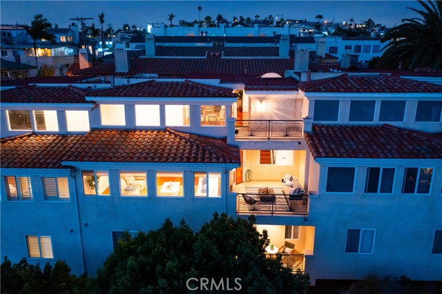 634 9th Street, Hermosa Beach, California 90254, 4 Bedrooms Bedrooms, ,3 BathroomsBathrooms,Residential,Sold,9th,SB21196588