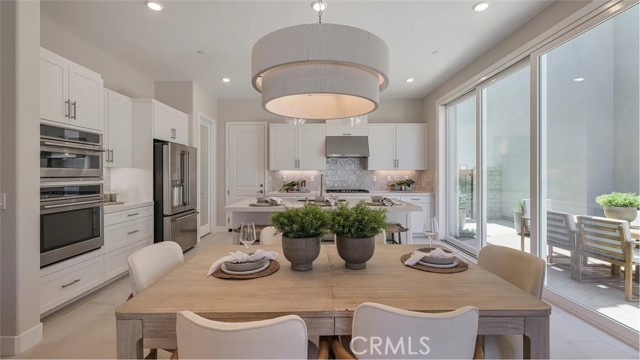 Detail Gallery Image 4 of 24 For 27448 Shining Willow Ln, Valencia,  CA 91381 - 3 Beds | 2/1 Baths