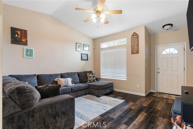 Detail Gallery Image 8 of 33 For 7009 Kings Forest Ct, Bakersfield,  CA 93313 - 3 Beds | 2 Baths