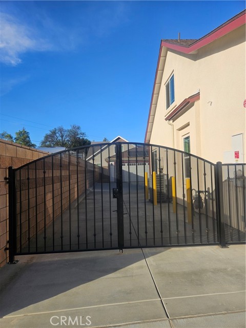 Detail Gallery Image 2 of 13 For 5151 Peony Ct, Riverside,  CA 92556 - 4 Beds | 2/1 Baths