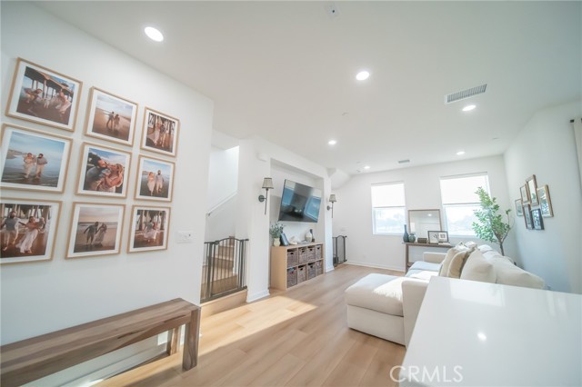 17952 Seaglass Drive, Huntington Beach CA: https://media.crmls.org/medias/3775a3d6-bba5-40ed-b89f-1532b6c6aa9a.jpg