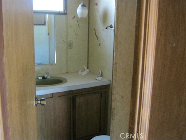 Detail Gallery Image 5 of 8 For 12462 Pine St, Clearlake Oaks,  CA 95423 - 2 Beds | 1 Baths