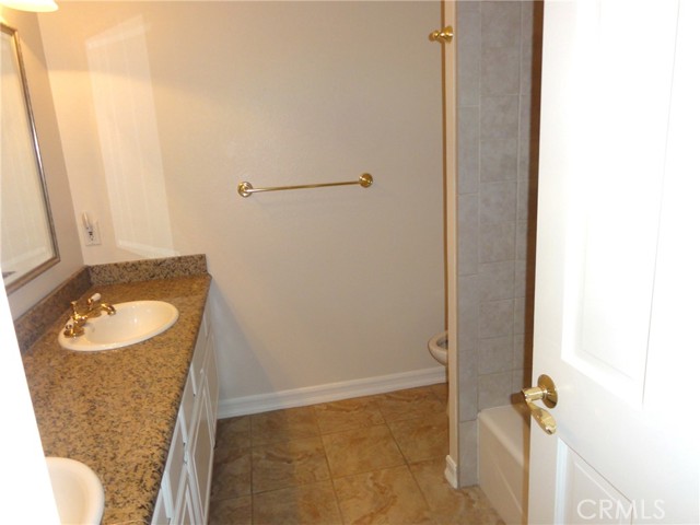 Detail Gallery Image 17 of 21 For 337 Fox Hills Dr, Thousand Oaks,  CA 91361 - 4 Beds | 2/1 Baths