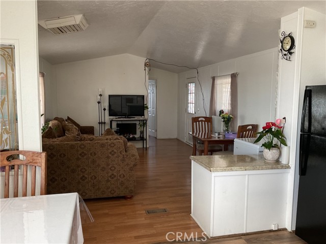 Detail Gallery Image 5 of 26 For 22020 Nisqually Rd #73,  Apple Valley,  CA 92308 - 2 Beds | 2 Baths