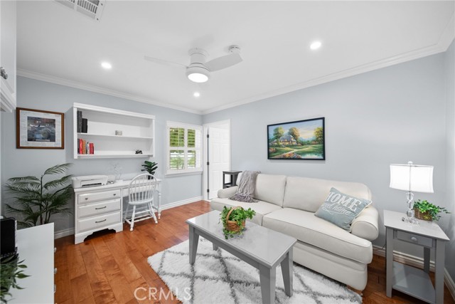 Detail Gallery Image 17 of 31 For 22907 Leonora, Woodland Hills,  CA 91367 - 2 Beds | 2 Baths