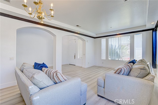 Detail Gallery Image 10 of 37 For 8034 Palm View, Riverside,  CA 92508 - 4 Beds | 4 Baths