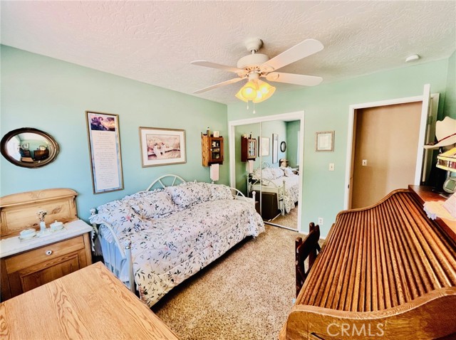 24212 Kansa Road, Apple Valley CA: https://media.crmls.org/medias/37769cb0-a072-4aad-9b2d-56cd0c33c969.jpg