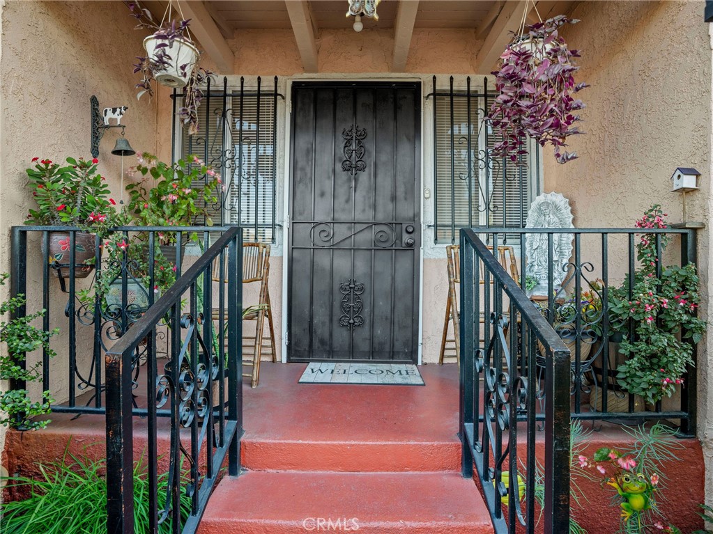 https://media.crmls.org/medias/3776ed2c-09e1-47af-9c50-f7b1986a8e8f.jpg?preset=X-Large
