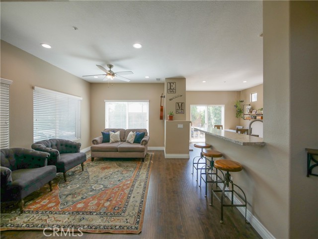 Detail Gallery Image 4 of 34 For 1064 Moreno Way, Placentia,  CA 92870 - 3 Beds | 2/1 Baths