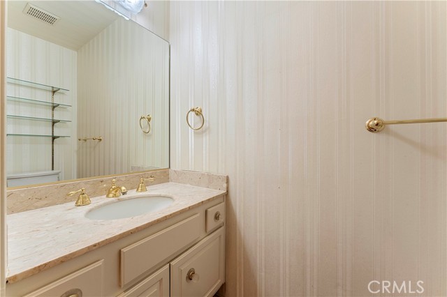 Detail Gallery Image 28 of 37 For 1567 Westholme Ave 4a,  Los Angeles,  CA 90024 - 2 Beds | 2/1 Baths