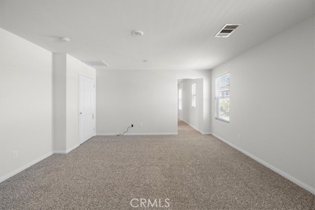 5585 Bella Way, Fontana CA: https://media.crmls.org/medias/37788487-5570-4009-bf64-5643e5b548f1.jpg