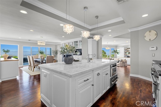 33 Cayuse Lane, Rancho Palos Verdes CA: https://media.crmls.org/medias/3778cbb2-e4ce-4fdd-a83f-08f7b0ca7de0.jpg