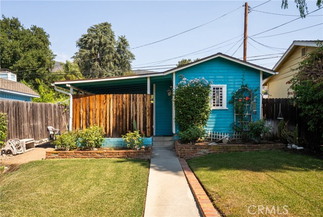 211 E Virginia Avenue, Glendora CA: https://media.crmls.org/medias/3778d7de-9ef9-4969-b4f7-942eee771fdd.jpg