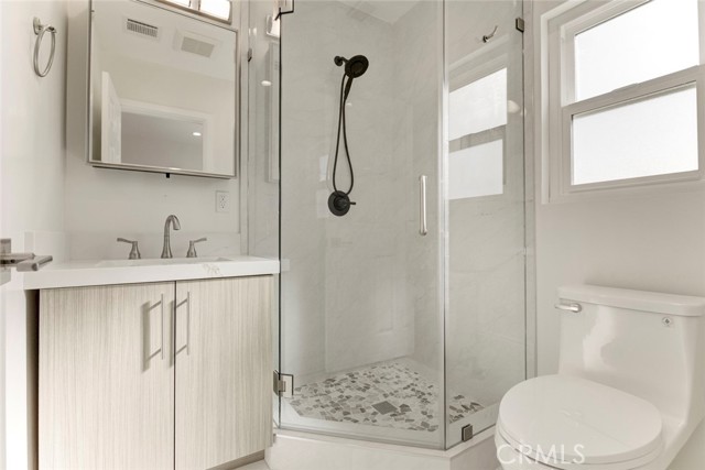 Detail Gallery Image 16 of 26 For 13327 Strathern St, North Hollywood,  CA 91605 - 3 Beds | 2 Baths