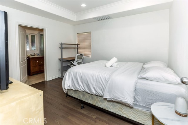 Detail Gallery Image 7 of 27 For 4343 Shadyglade Ave, Studio City,  CA 91604 - 4 Beds | 5 Baths