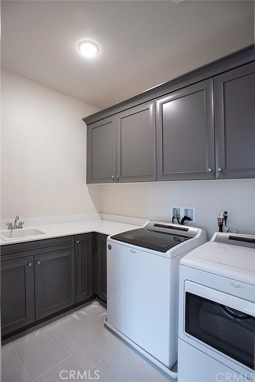 221 Geyser, Irvine CA: https://media.crmls.org/medias/377a4200-ed7f-412f-8ab1-e189f3bb5191.jpg