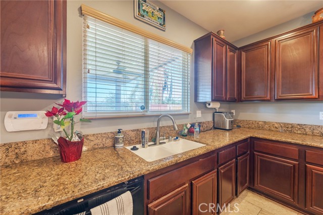 Image 11 of 43 For 17073 Spring Canyon