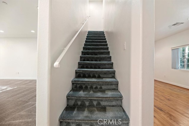 Detail Gallery Image 11 of 19 For 637 N. Fairview St #102,  Burbank,  CA 91505 - 3 Beds | 2/1 Baths