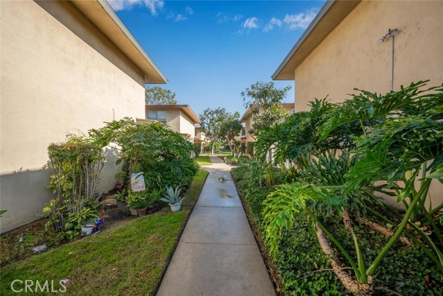 Detail Gallery Image 39 of 40 For 8798 Valley View #B,  Buena Park,  CA 90620 - 2 Beds | 1/1 Baths