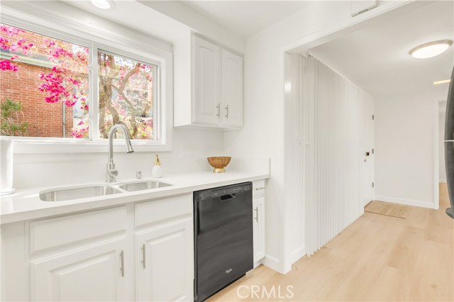 22817 Nadine Circle, Torrance CA: https://media.crmls.org/medias/377b20f7-aa4a-4d37-999a-25d980834163.jpg