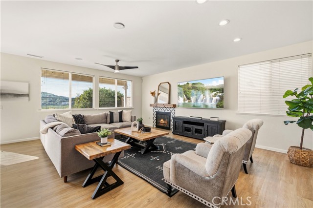 Detail Gallery Image 21 of 59 For 26451 Puffin Pl, Canyon Country,  CA 91387 - 4 Beds | 3 Baths