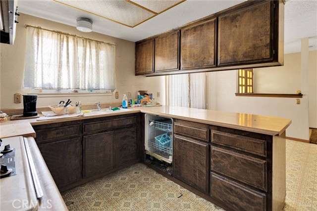 Detail Gallery Image 9 of 34 For 14122 Pawnee Rd, Apple Valley,  CA 92307 - 3 Beds | 2 Baths