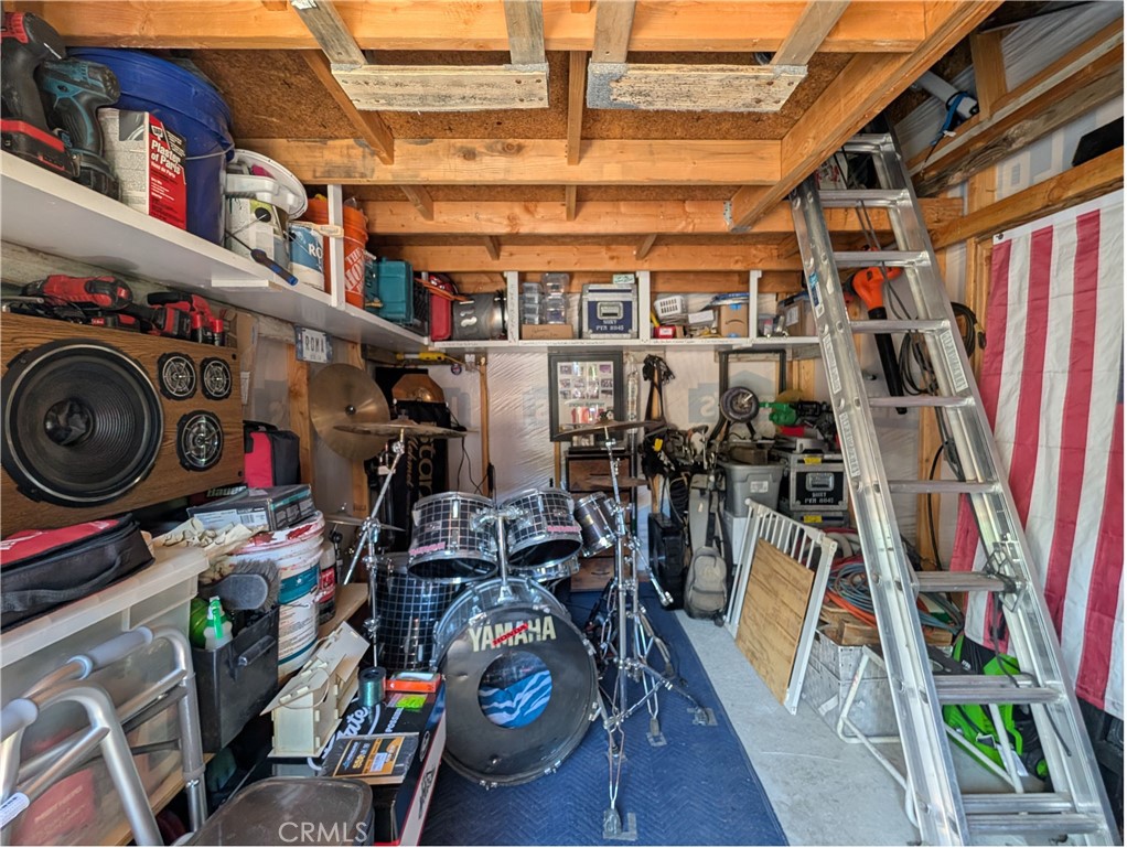 https://media.crmls.org/medias/377bdacf-7b68-43b8-90f5-bd20a6bec9c4.jpg?preset=X-Large