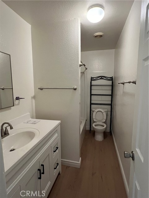 Detail Gallery Image 6 of 9 For 975 Waters Ave #2,  Pomona,  CA 91766 - 2 Beds | 1 Baths