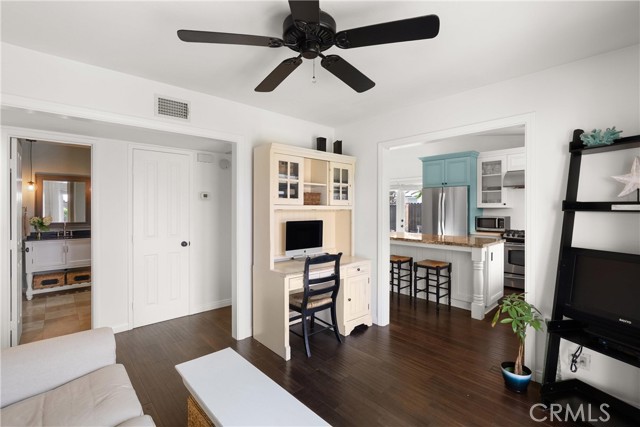 Detail Gallery Image 16 of 38 For 20851 Lancelot Ln, Huntington Beach,  CA 92646 - 4 Beds | 2 Baths