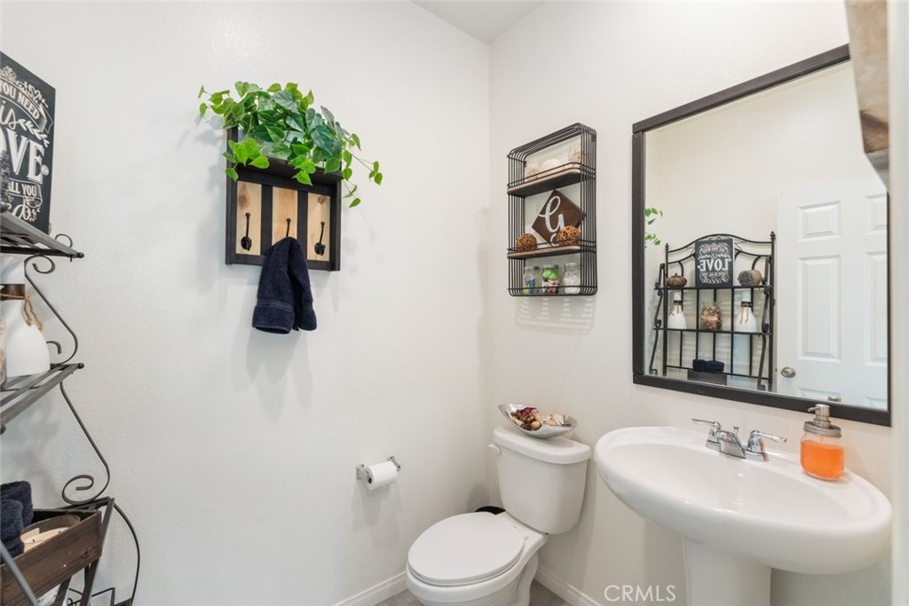 https://media.crmls.org/medias/377e18a7-2c5a-4144-9de0-8d5609e00386.jpg?preset=X-Large