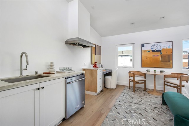 1103 Balboa Avenue, Newport Beach CA: https://media.crmls.org/medias/377eeb04-ea70-4ec4-b18b-b4444bc4f332.jpg