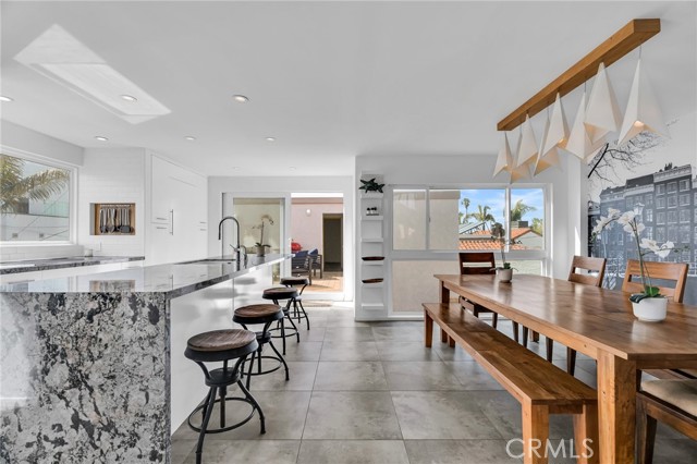 15 69th Place, Long Beach CA: https://media.crmls.org/medias/377ef552-be02-42df-86c5-8a2e2379b4cf.jpg