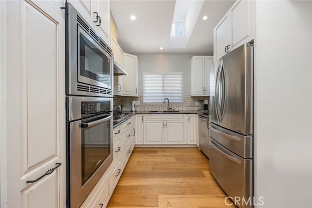 Detail Gallery Image 13 of 40 For 16512 23rd St, Sunset Beach,  CA 90742 - 3 Beds | 3 Baths