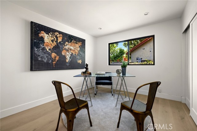 Detail Gallery Image 21 of 27 For 5100 Orrville Ave, Woodland Hills,  CA 91367 - 4 Beds | 3 Baths