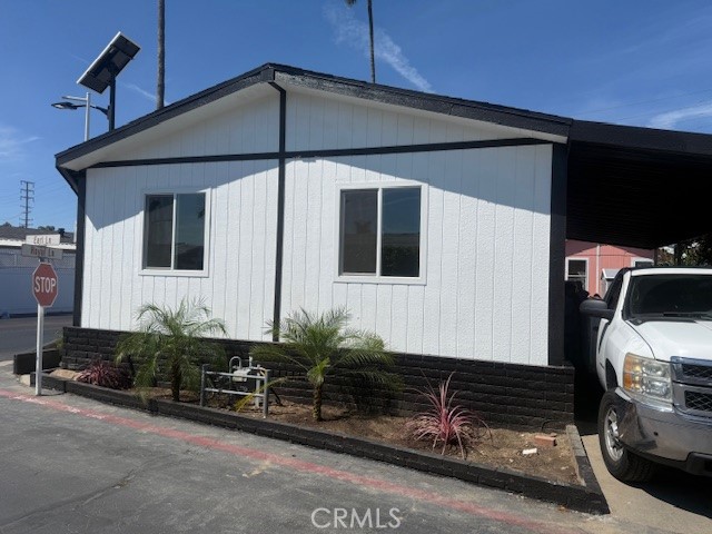 Detail Gallery Image 2 of 23 For 215 S Sullivan Ln #220,  Santa Ana,  CA 92704 - 4 Beds | 2 Baths