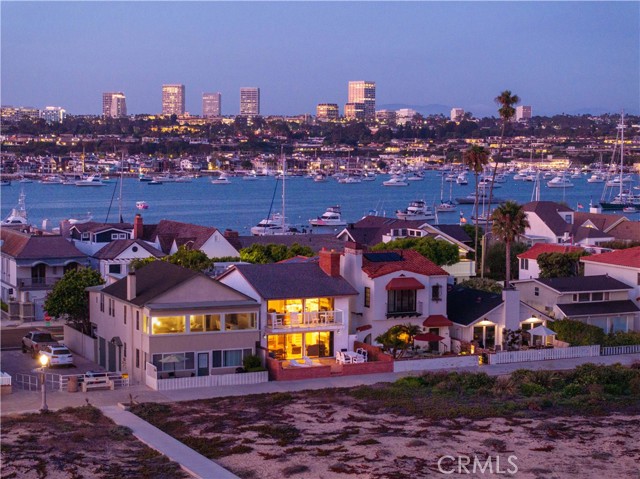 Detail Gallery Image 24 of 27 For 1303 E Balboa Bld, Newport Beach,  CA 92661 - 3 Beds | 2/1 Baths