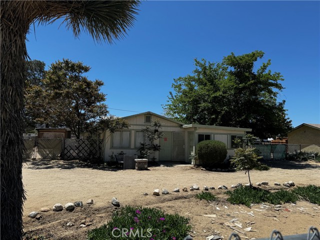 Detail Gallery Image 4 of 20 For 56859 Little League Dr, Yucca Valley,  CA 92284 - 2 Beds | 2 Baths