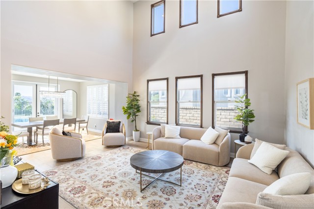 Detail Gallery Image 4 of 39 For 5474 Sunlight, Simi Valley,  CA 93063 - 6 Beds | 4 Baths